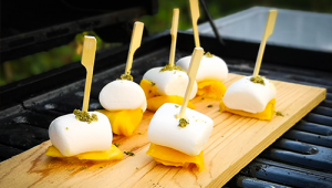 Gegrillte Marshmallow Mango Spieße