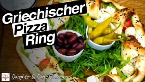 Griechischer Pizzaring mit Souvlaki