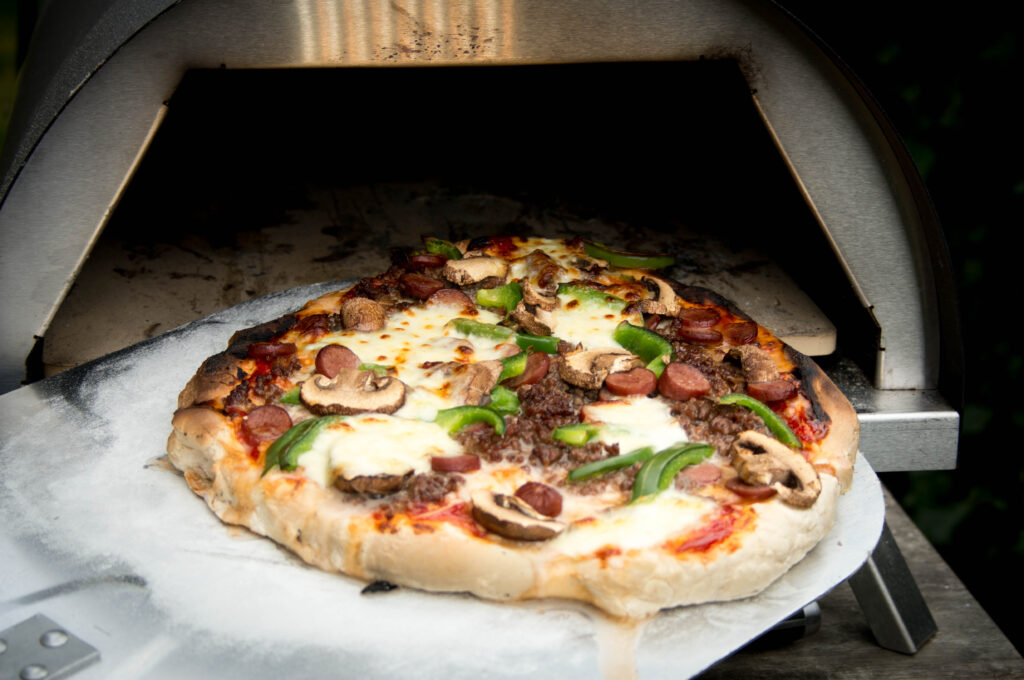 BBQ-Toro Gas-Pizzaofen Gas Pizzaofen mit Thermometer, mobiler Pizza Ofen, 4  kW mit Pizzastein, Pizzaofen inkl. Pizzastein