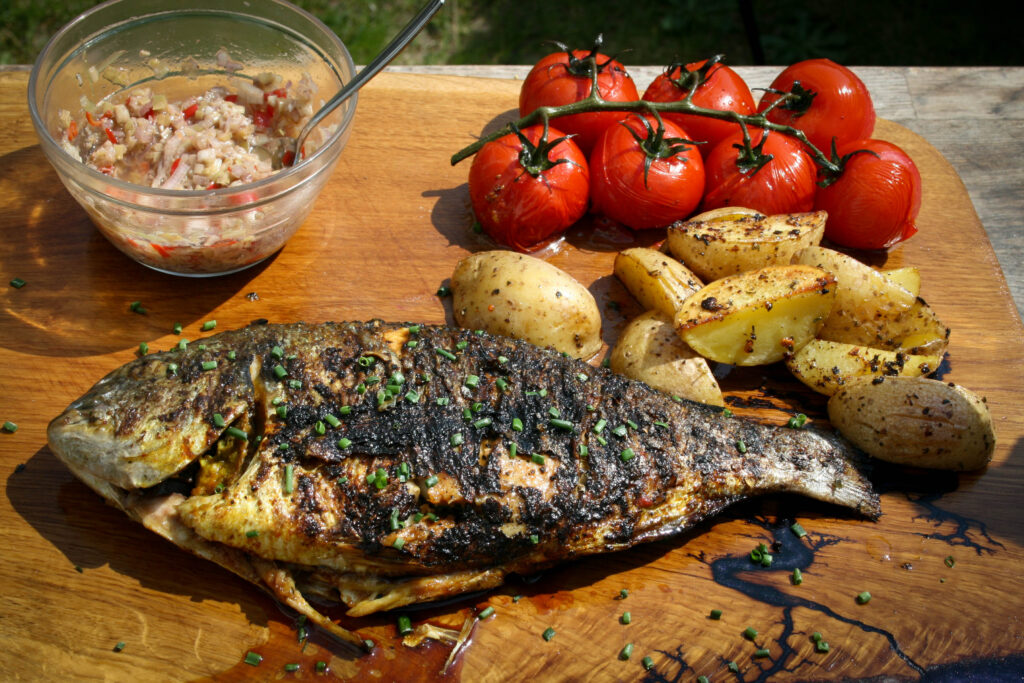 Ganze Dorade - Balinesisch gegrillter Fisch - Ikan Bakar