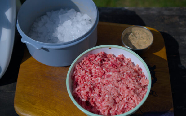 Gegühltes Hackfleisch