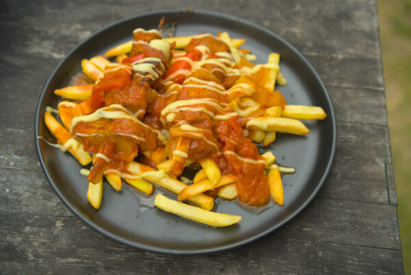 Imbissbude-Schaschlik mit Pommes Imbissbude-Schaschlik mit Pommes
