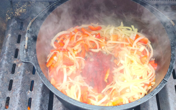 Soljanka aus dem Dutch Oven Soljanka aus dem Dutch Oven