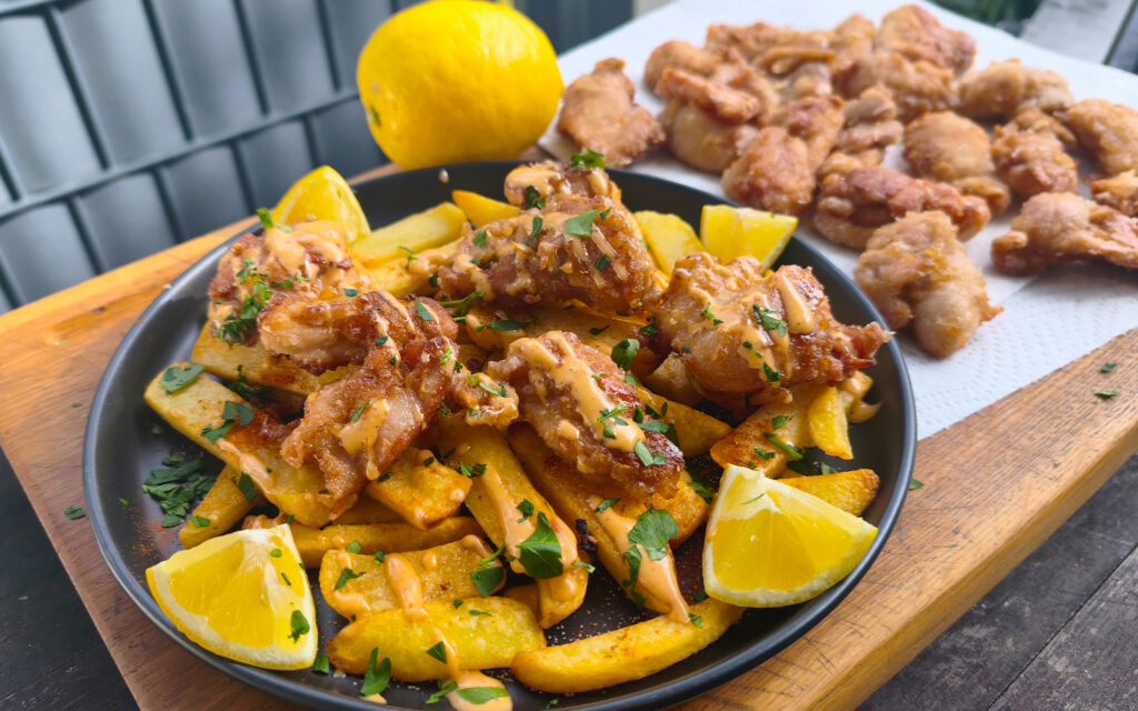 Loaded Fries mit Hähnchen