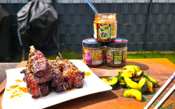 Fertige Korean BBQ Style Pork Belly Lollipops vom Smoker