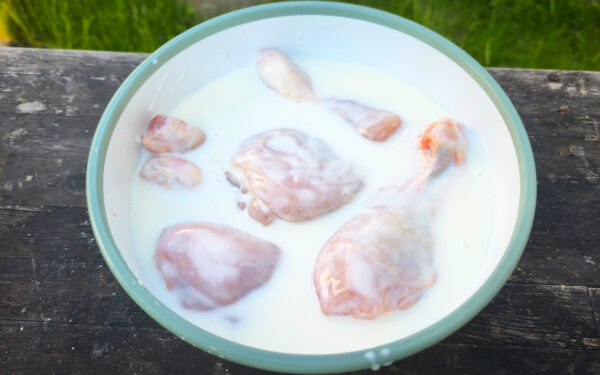 Hähnchenkeulen in Buttermilch