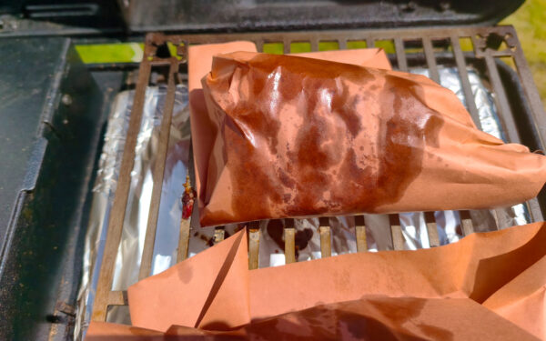 Trisket in Butcherpapier Trisket in Butcherpapier