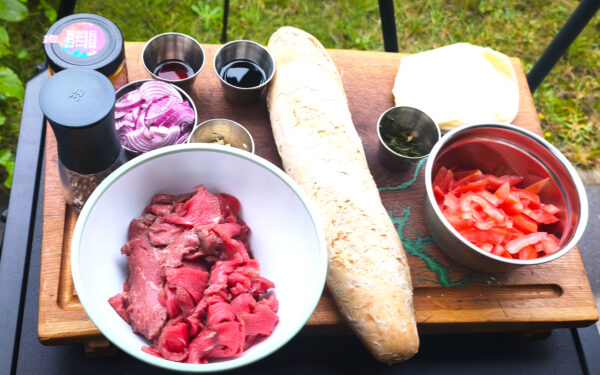 Zutaten Lomo Saltado Philly Cheesesteak von der Plancha Zutaten Lomo Saltado Philly Cheesesteak von der Plancha